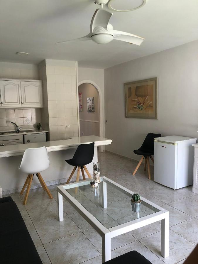 Apartamento De 1 Dormitorio En Victoria Court 2 Los Cristianos. ロスクリスティアーノス エクステリア 写真
